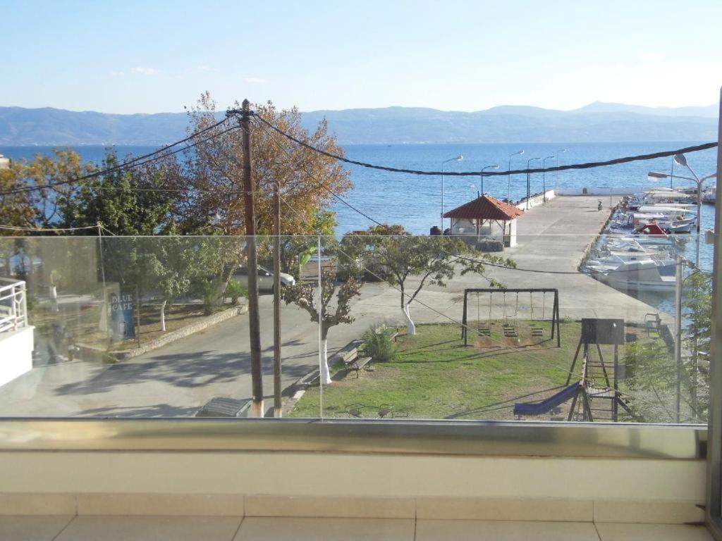 Filippos Apartments Amarynthos Esterno foto